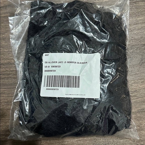 NWT! By Anthropologie Long-Sleeve Lace Playsuit Black 🍓🦊 - Picture 5 of 5